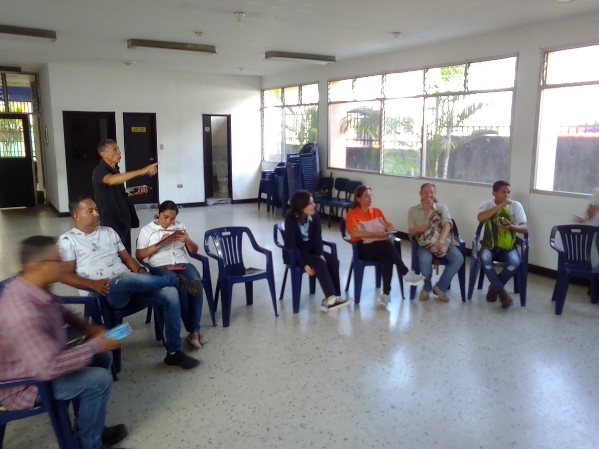 Hoy foto sobre El Esequibo es nuestro desde las instalaciones del INCRET del estado Táchira y los Movimiento Sociales (MOCIENSO, Profesionales y Técnicos junto a Maestros Urdenatistas) dando ejemplo de sentido de pertenencia