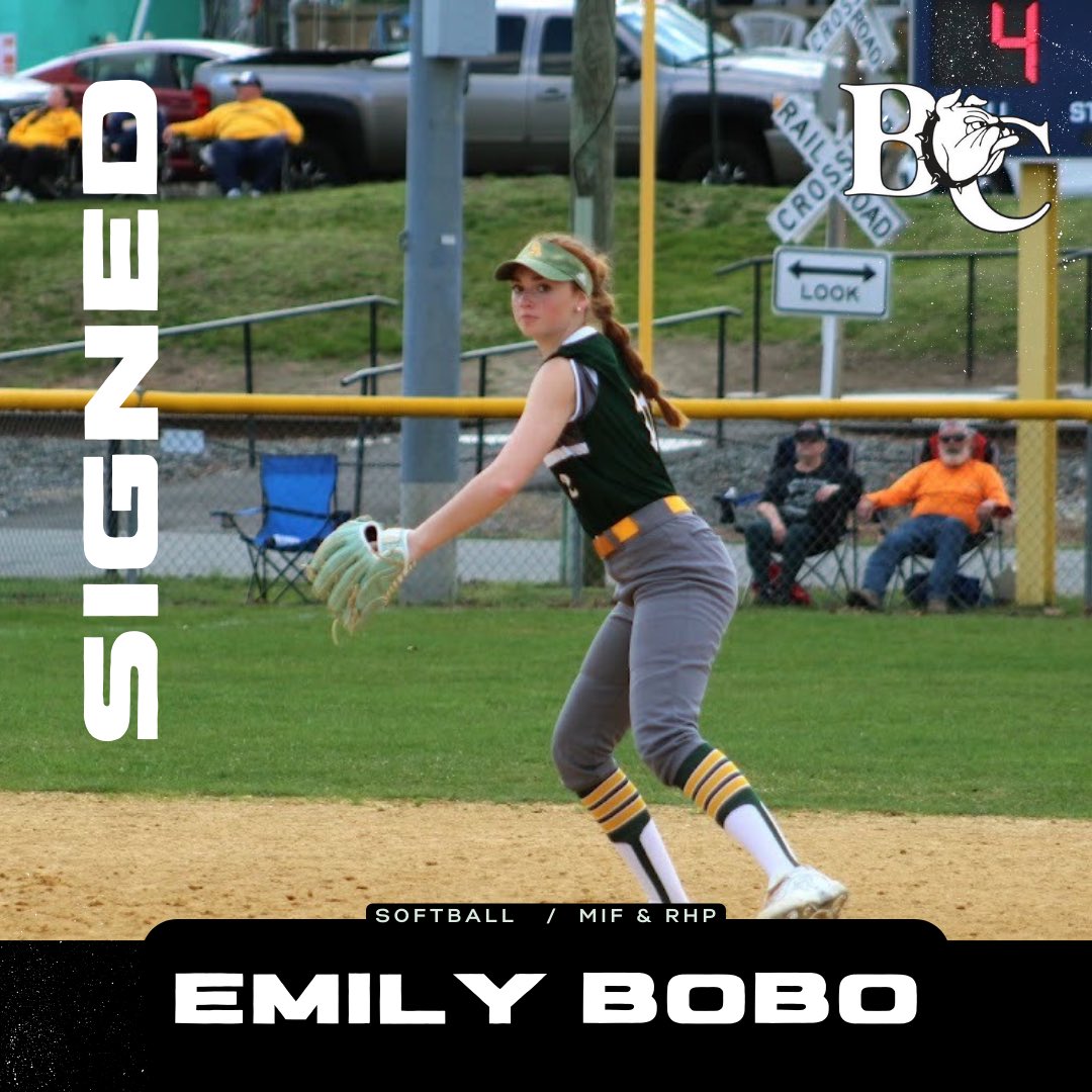 SIGNED ✍️ 

Welcome to the Dog Pound, Emily Bobo! 

#NSD23 | #RollDawgs 🐾