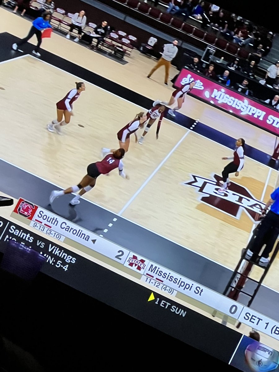 trock67's tweet photo. Let’s GO Gamecocks!! #beatMissState 🖤🤙🏐 https://t.co/pVVmxpTGIF