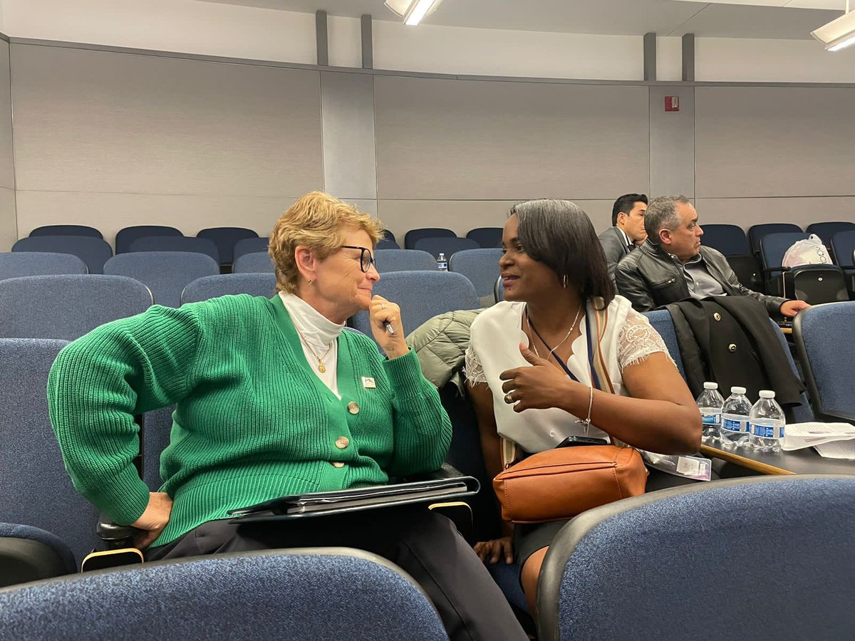 pamger20's tweet photo. Conversar con @gisela_rubach, escuchar sus lecciones, ha sido de esas experiencias que marcan cualquier proceso de enseñanza-aprendizaje. Sin duda, mi paso por #gwuniversity fue marcado por ella y los conocimientos compartidos. https://t.co/NbbP39jVHd