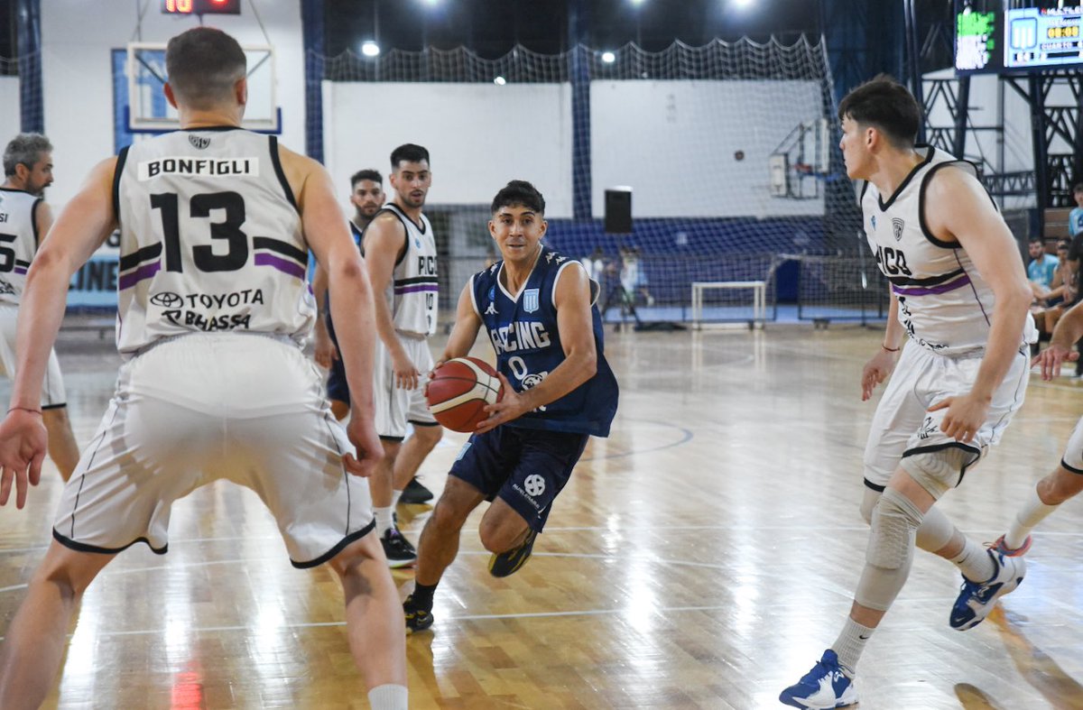 AcadeportesRC's tweet photo. FINAL DEL PARTIDO❗️

Racing Club venció 82-79 a Pico Fc Hispano en la Liga Argentina de Basquet

➡️Próximo partido: Viernes 10/11 frente a Ameghino a las 21:00 en el Centro Deportivo 

📸 : @Camilombardini 
✍🏼 : @MaluRisola_ https://t.co/KOidbkRQA9