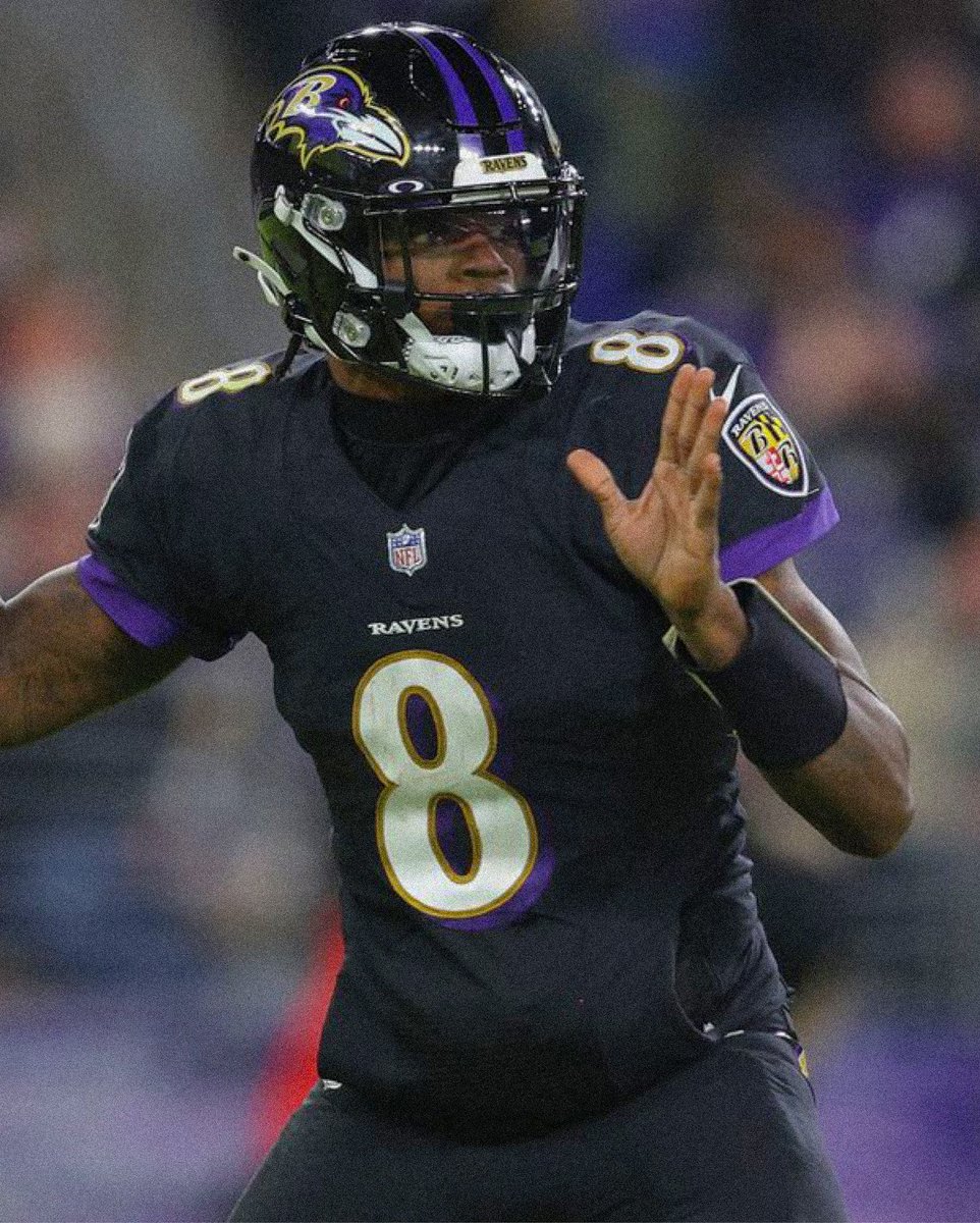 jasrifootball's tweet photo. 𝗧𝗥𝗨𝗘 𝗢𝗥 𝗙𝗔𝗟𝗦𝗘: The #Ravens are the best team in the entire #NFL 

in three games against playoff caliber teams (#Seahawks, #Lions, #Browns) the Ravens have outscored them by a total of 103 to 12.

The Ravens’ defense is playing at an elite level, and Lamar Jackson is showing shades of his 2019 MVP season with his play through 9 weeks. 

Could this be the year Lamar Jackson takes the Ravens on a playoff run?