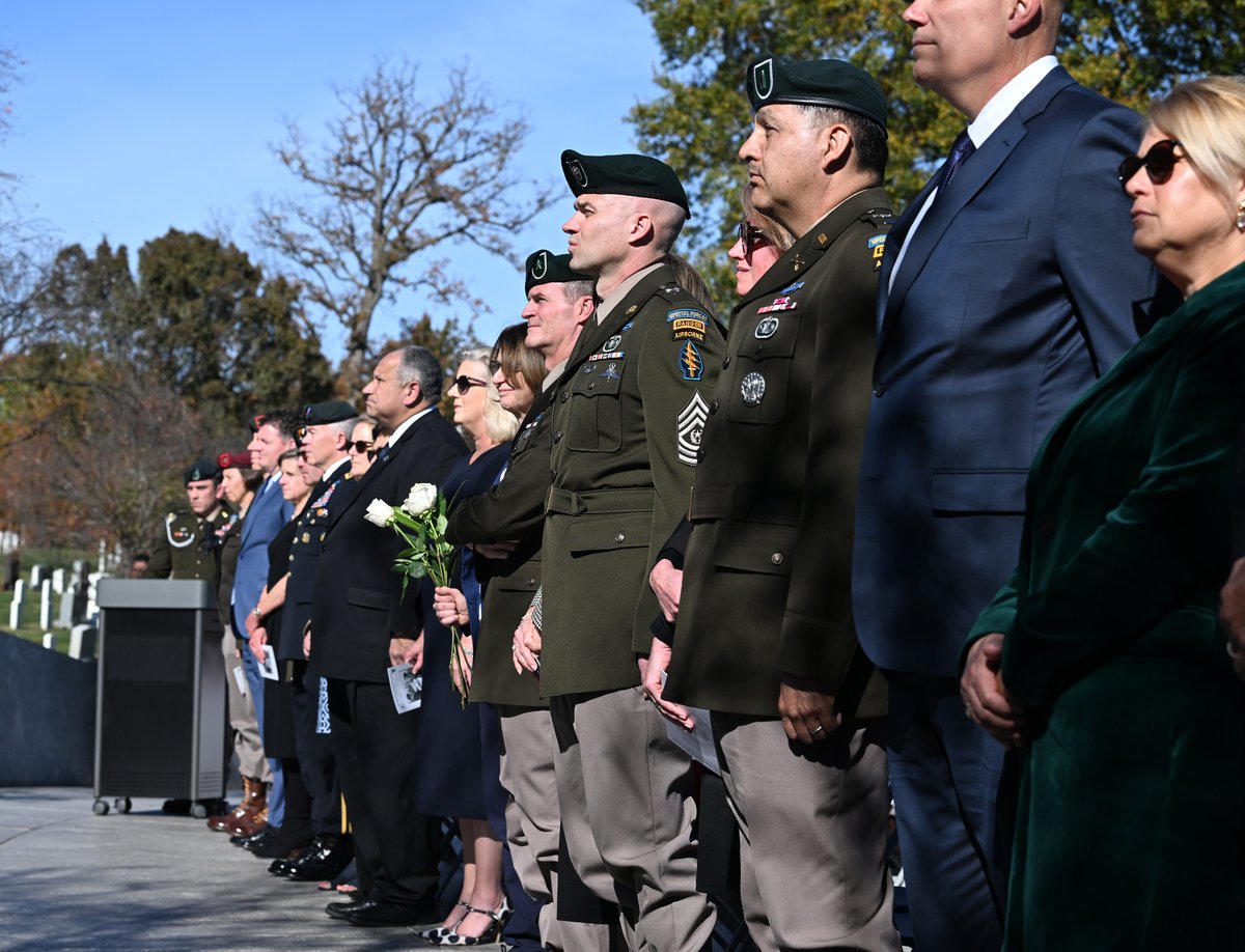 USSOCOM and @ASD_SOLIC were honored to join members of the Kennedy family and @1st_SF_Command leadership for the annual wreath-laying ceremony at the grave of President John F. Kennedy. This month marks 60 years since his passing. @SecArmy, @SECNAV, and elected leaders...