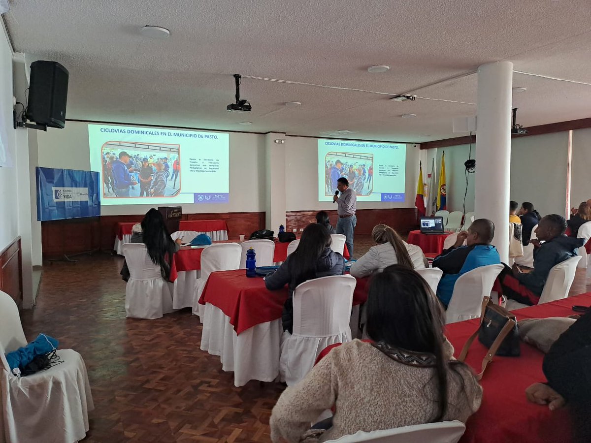 PastoTransito's tweet photo. El Secretario @PastoTransito @recalde_javier, participó como ponente en el curso  'Vías Activas y Saludables' organizado por @MinDeporteCol @endeporte_ y @PastoDeporte, la ponencia fue “Adherencia de la Secretaria de Tránsito y Transporte con la Vía Activa y Saludable en Pasto.” https://t.co/5uS0Et6aFD