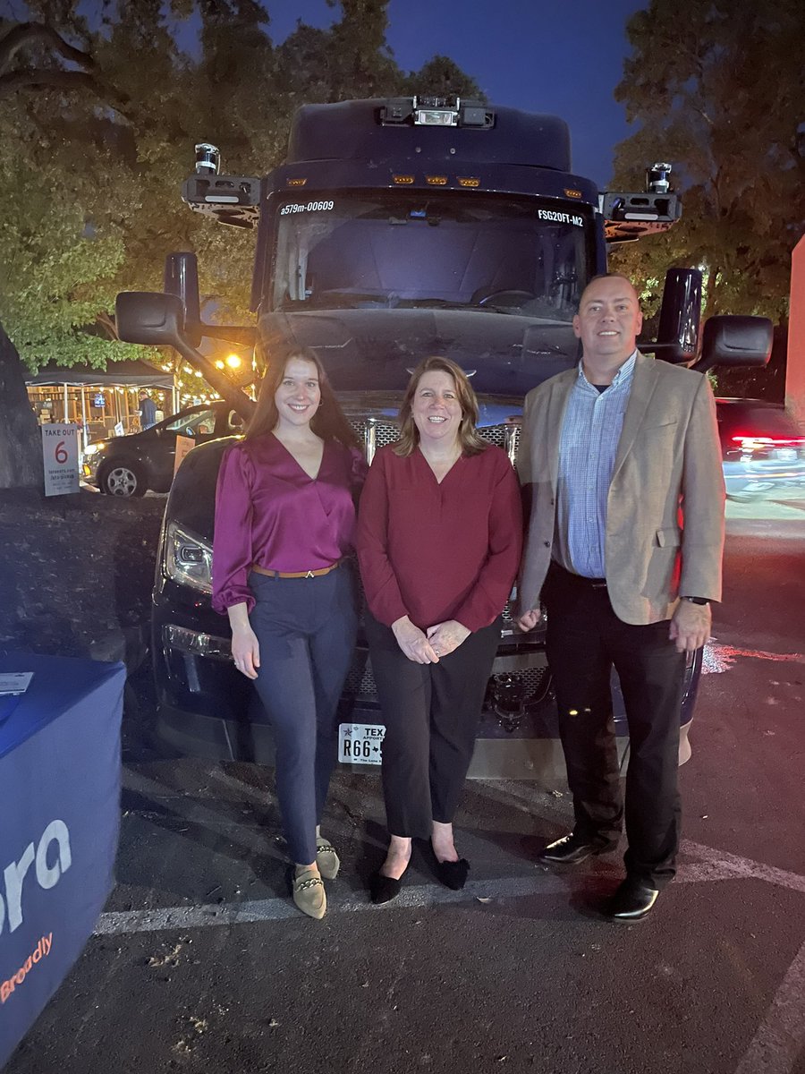 TechNetMidAtla1's tweet photo. Thanks @aurora_inno for showing our Delaware lawmakers @BrianPettyjohn and @griffith4del around the autonomous truck at @TechNetUpdate’s #TechNetSPC23! https://t.co/hAaBggAtFV