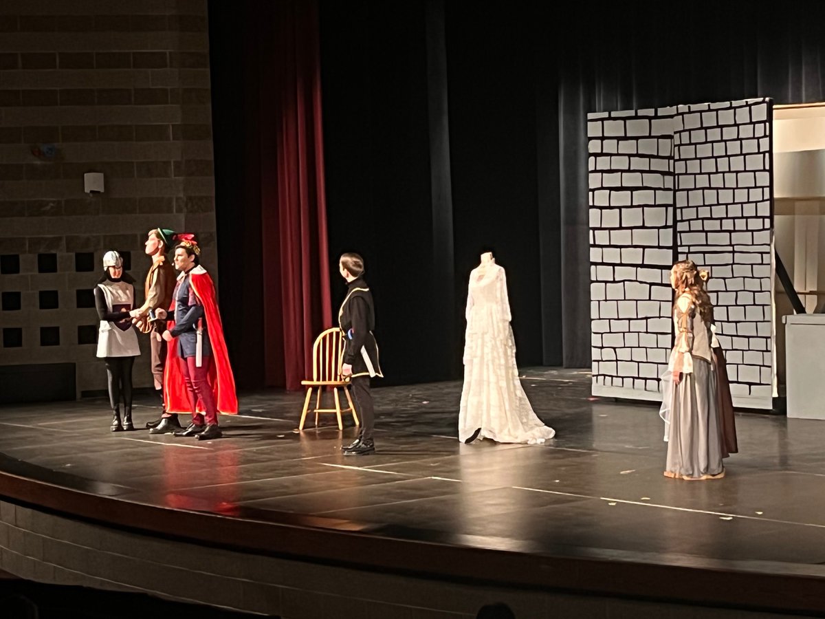 toddo52's tweet photo. Opening night @CSPSREDHAWKS HS!    Go Cedar! https://t.co/xVIlYODayO