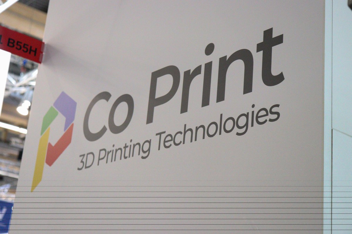 3DPBelgian's tweet image. Probably the last tweet about what I have seen at #Formnext today is going to be the @CoPrint3d booth where they were showing of all their products that are currently on Kickstarter. The KCM, chromapad and Chromahead. I was surprisedband happy to see ITS DOING THE COLORED THING