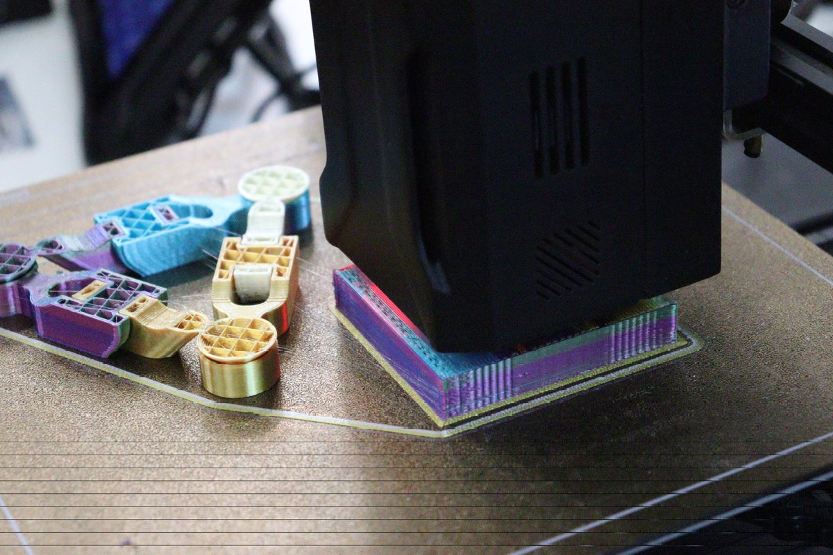 3DPBelgian's tweet image. Probably the last tweet about what I have seen at #Formnext today is going to be the @CoPrint3d booth where they were showing of all their products that are currently on Kickstarter. The KCM, chromapad and Chromahead. I was surprisedband happy to see ITS DOING THE COLORED THING