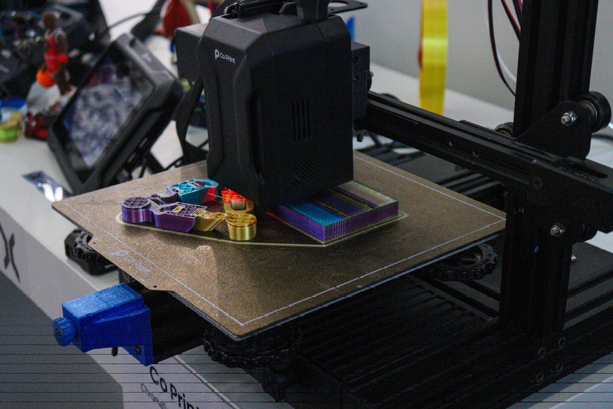 3DPBelgian's tweet image. Probably the last tweet about what I have seen at #Formnext today is going to be the @CoPrint3d booth where they were showing of all their products that are currently on Kickstarter. The KCM, chromapad and Chromahead. I was surprisedband happy to see ITS DOING THE COLORED THING