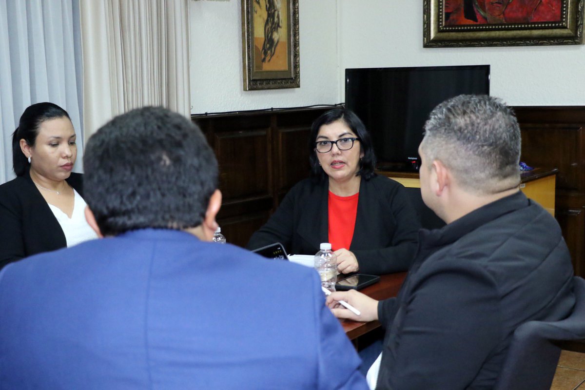 ConfidencialHN's tweet image. Comisión Especial del Congreso Nacional que investiga a los extitulares del MP, se reunió esta tarde para revisar la documentación remitida por la titular del Comisionado Nacional de Derechos Humanos #CONADEH, y las nuevas denuncias que se han recibido en la última semana.