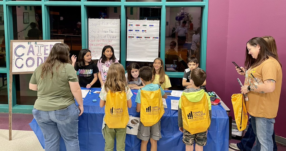 CaterTISD's tweet photo. Cater Cougars representing at the #tisdSTEM community event tonight at @KPESstars ! 💚😺

@TempleISD https://t.co/kyPMv03Xag