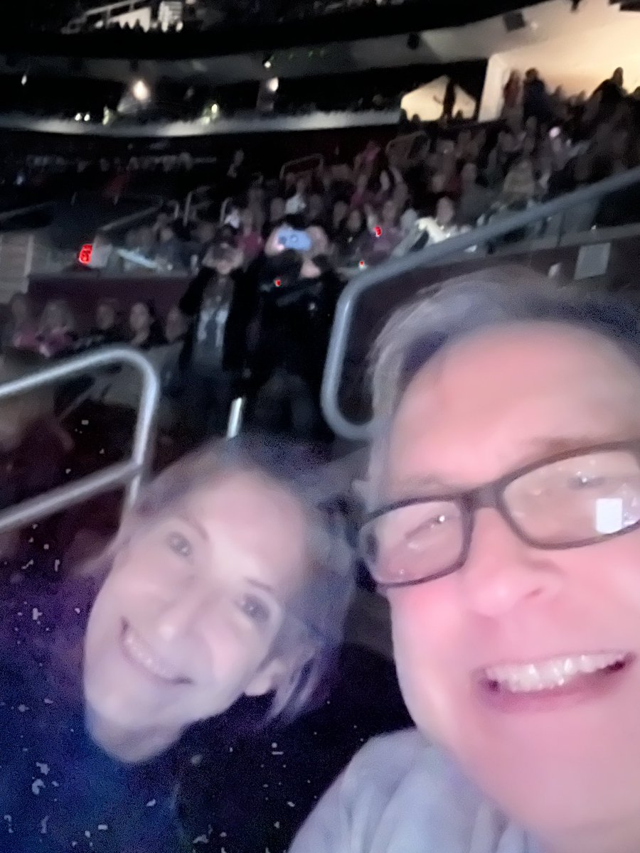 peterbstadler's tweet photo. Waiting for P!NK... https://t.co/pz7s40JVVE