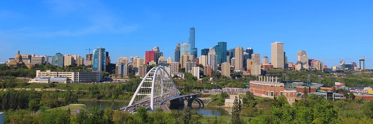 One of the great things about our hill is how accessible it is to our city! Our unique location, connected by the trail system of Canada’s largest urban park network and Edmonton's Valley Line LRT, provides easy access for regular users and visitors alike! 

#yeg #edmontonskiclub