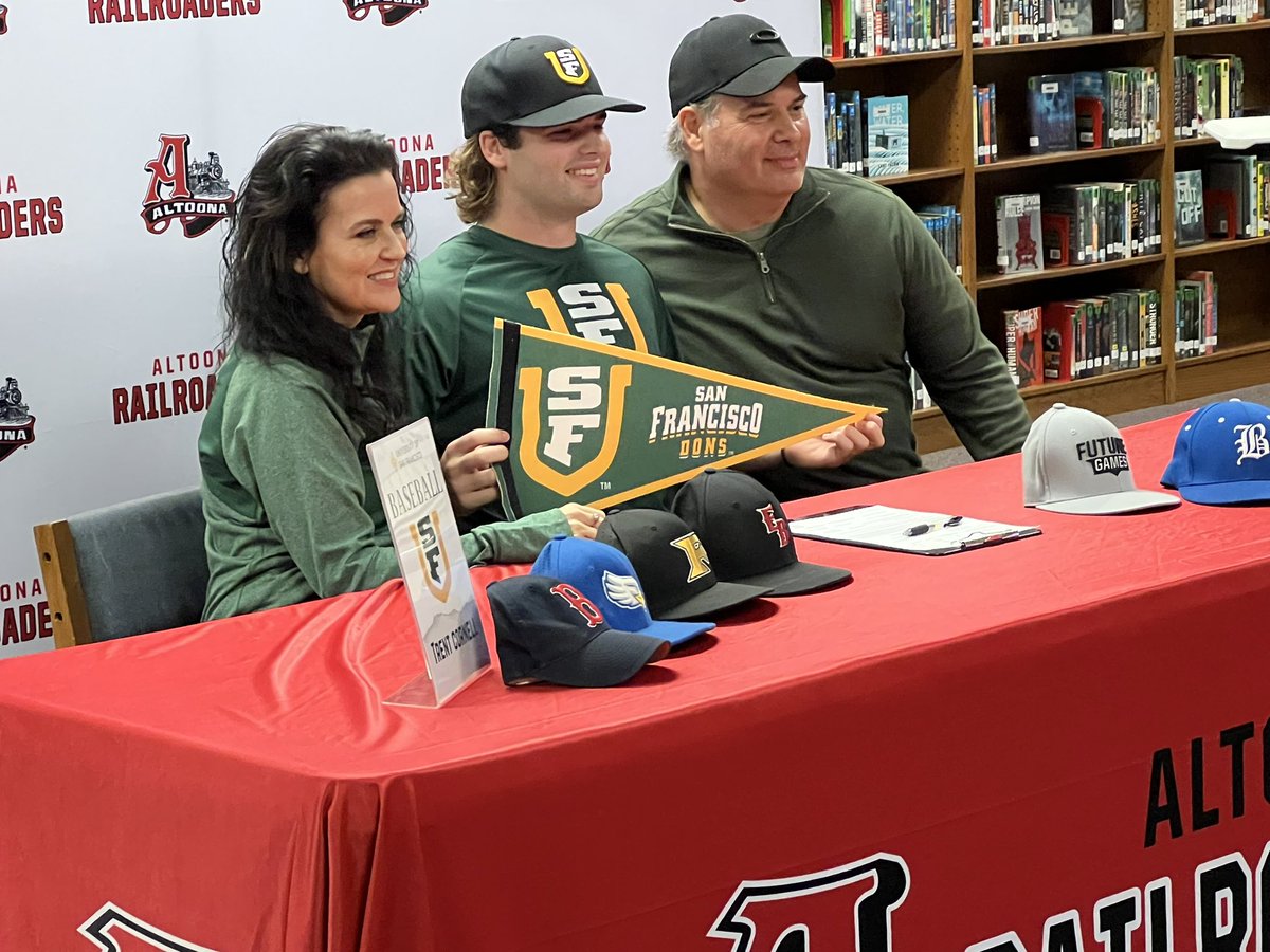 MomentumBaseba1's tweet photo. Congrats Trent on making it official ✍️ https://t.co/TrCnmZQ1NX