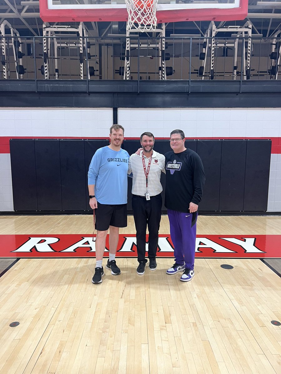 CoachKillham's tweet image. One of the great joys of coaching is getting to work with those that invested and coached you. An even bigger joy is getting to seeing former players come back and invest in the next generation of players. #PurpleReign #RamayFast