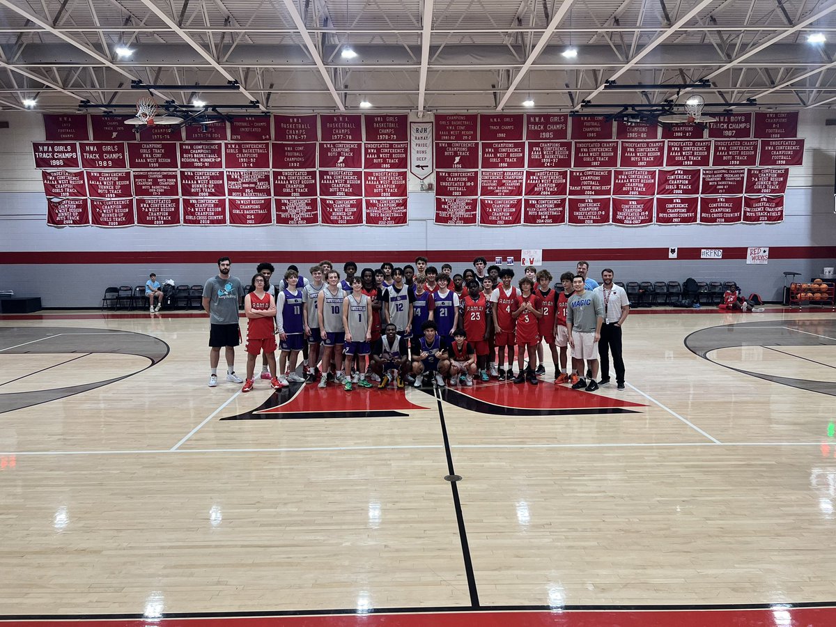 CoachKillham's tweet image. One of the great joys of coaching is getting to work with those that invested and coached you. An even bigger joy is getting to seeing former players come back and invest in the next generation of players. #PurpleReign #RamayFast