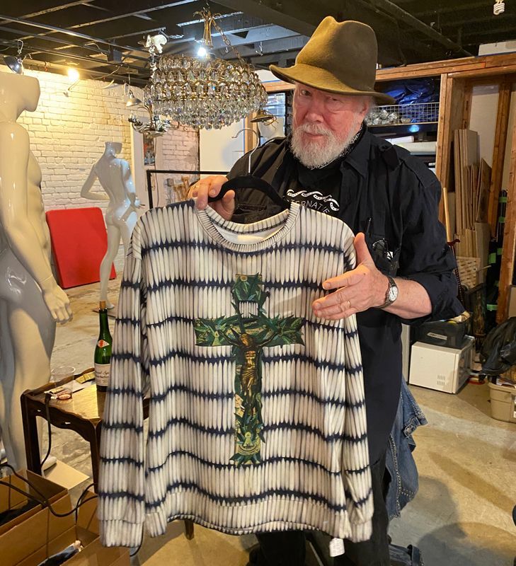 winstonsmithart's tweet photo. Last call to purchase this original (appx. 12"x12") and other select Winston Smith originals from Destroy Art before they move to a new exhibition. This one-of-a-kind long sleeved shirt is also available!  Only at https://t.co/SbwCG8sFtA  📷 @destroyartinc 💥 https://t.co/VwkCBTidiM