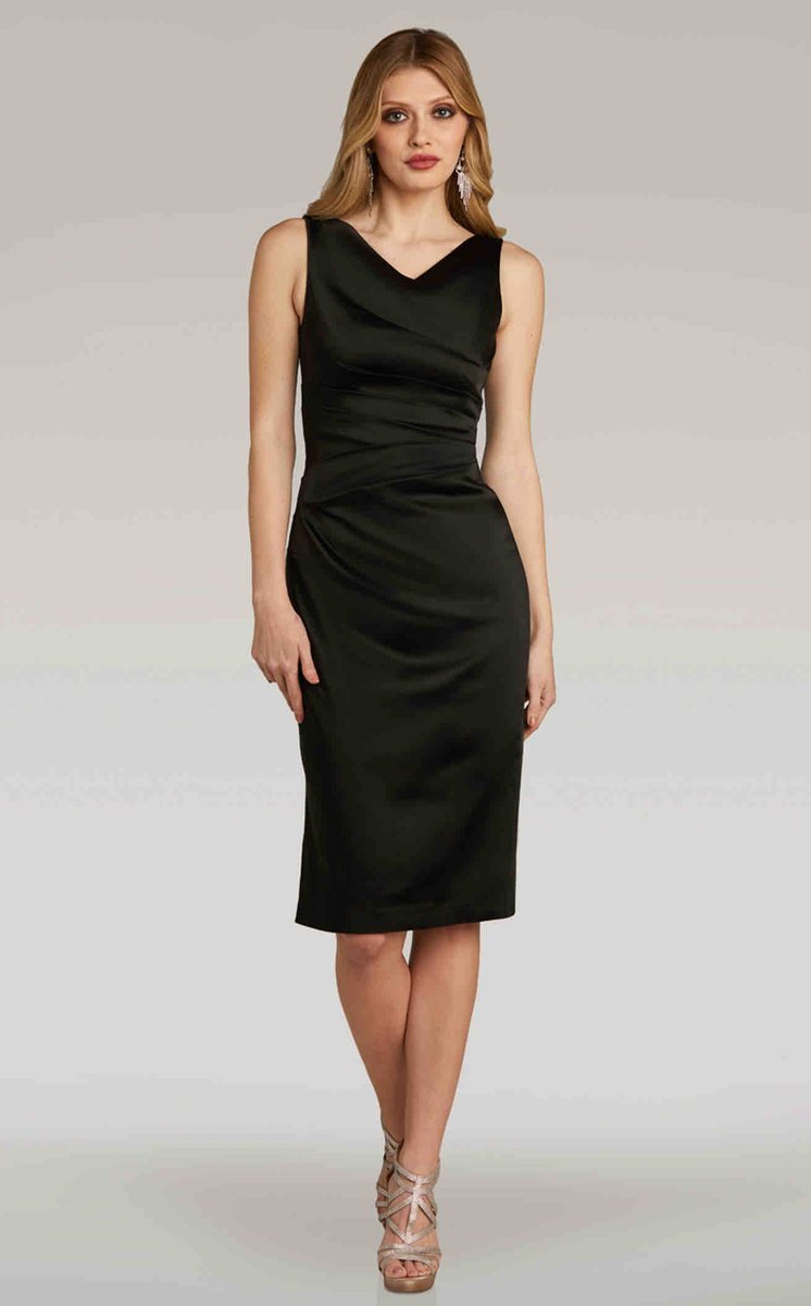 NewYorkDress's tweet photo. Elegance meets glamour in this astonishing knee-length body-fitting sleeveless V-neckline dress 12281 by Gia Franco.

#GiaFranco #IconicDress #EleganceAndGlamour #FormalEvents #FashionGoals #VNeckline #KneeLength #Fashionista #GlamorousFashion #FashionInspiration https://t.co/QevV3Wiu9m