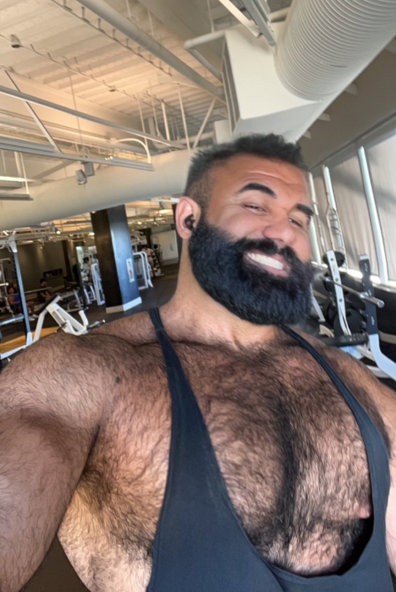AlphaTopWolf22's tweet photo. See…Daddy can smile 😁 https://t.co/mG5ZL16UWr