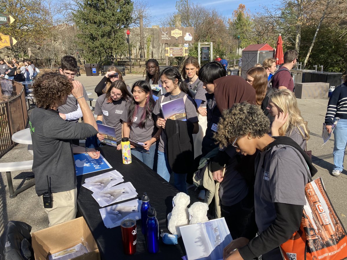 BloomBonnie's tweet photo. ⁦@DavidsonHS⁩ Environmental Club members had a great day of learning ⁦@ColumbusZoo⁩ #TeenEcoSummit https://t.co/UAOgc7sLfc