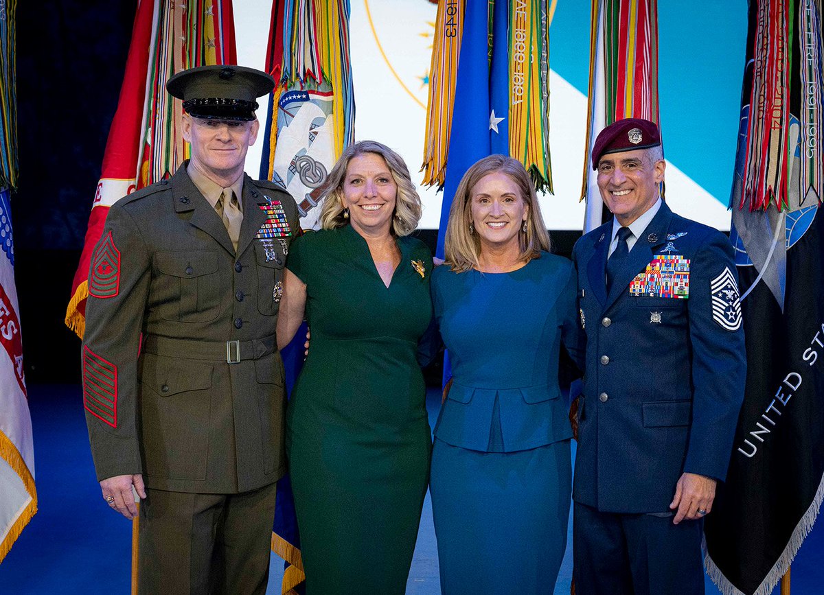 Official_SEAC's tweet photo. In the illustrious legacy of our uniform, a solemn vow echoes through time—a commitment to uphold &amp; defend the bedrock of our nation, the Constitution of the United States. I had the honor to do that once more as I was sworn in as your SEAC.

#SEAC5 #Military #Constitution https://t.co/iCAGphfXy6