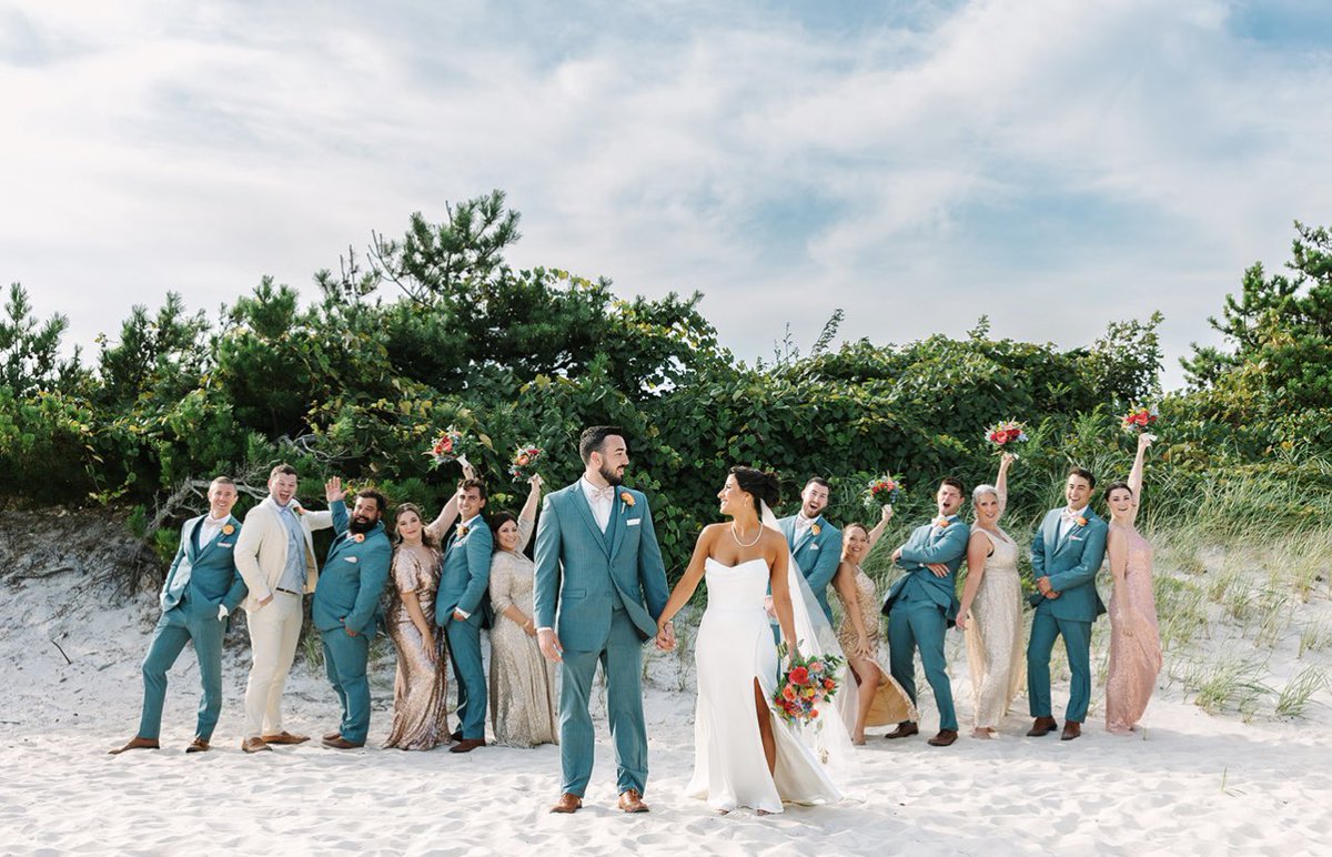 JPuch19's tweet photo. Let’s catch up on where I’ve been lately by rewinding back a couple months where I was a bridesmaid in Erin &amp; Travis’s beautiful #wedding! Read all about it here 🫶🏻 https://t.co/ihv8uraGQ9 https://t.co/LT3h1YqofK