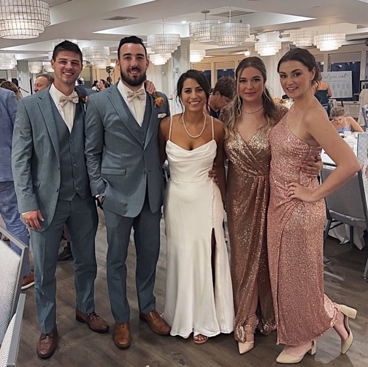JPuch19's tweet photo. Let’s catch up on where I’ve been lately by rewinding back a couple months where I was a bridesmaid in Erin &amp; Travis’s beautiful #wedding! Read all about it here 🫶🏻 https://t.co/ihv8uraGQ9 https://t.co/LT3h1YqofK