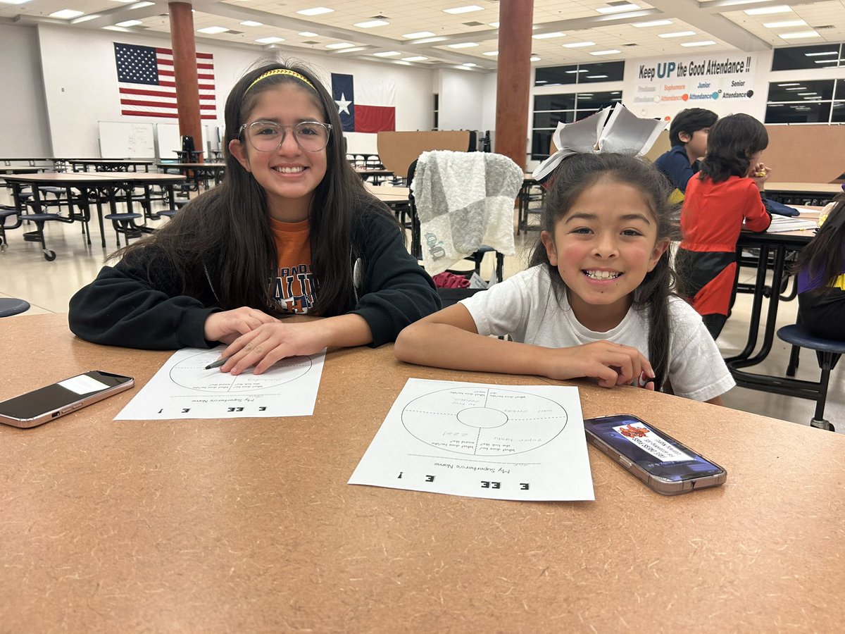 Our #JCEbuffaloes attending Spartacon! Thank you <a href="/PSandoval_JCE/">Patricia Sandoval</a> <a href="/LLopez_JCE/">Luz Lopez</a> <a href="/IChavez_JCE/">Irais Chávez</a> for helping @DResendez_JCE make JCE shine! 📚 📕