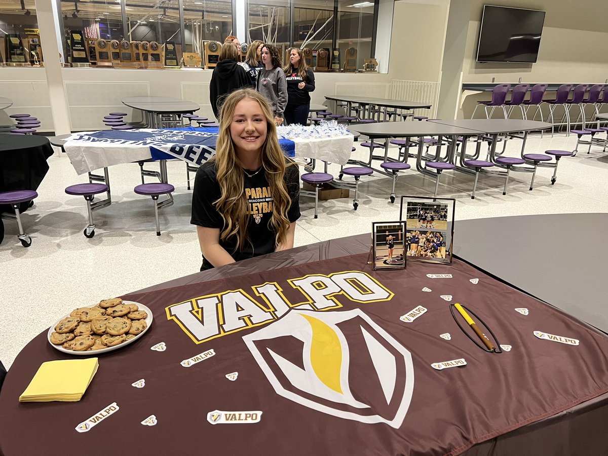 Congrats to Ava Helming for signing to play volleyball for Valpo tonight!