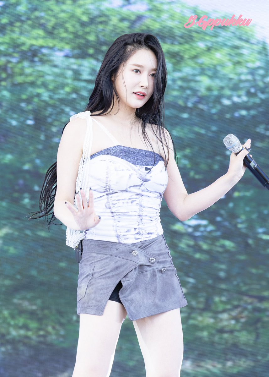 민영짱♡ 변천사 #16살부터_25살까지 민가영 .. 너 맞뉘..? 😂 17살 이후로 단발