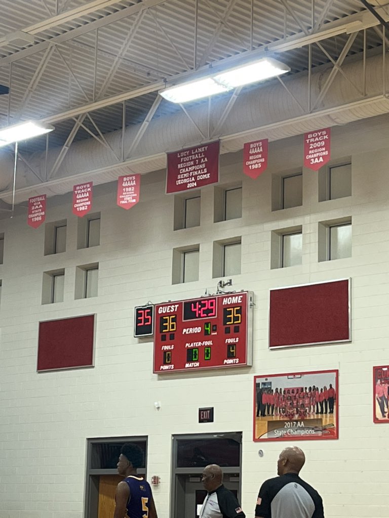 Got a close one. <a href="/HoopsArc/">ARC_Hoops</a> up one with 4:30 left in the 4th.