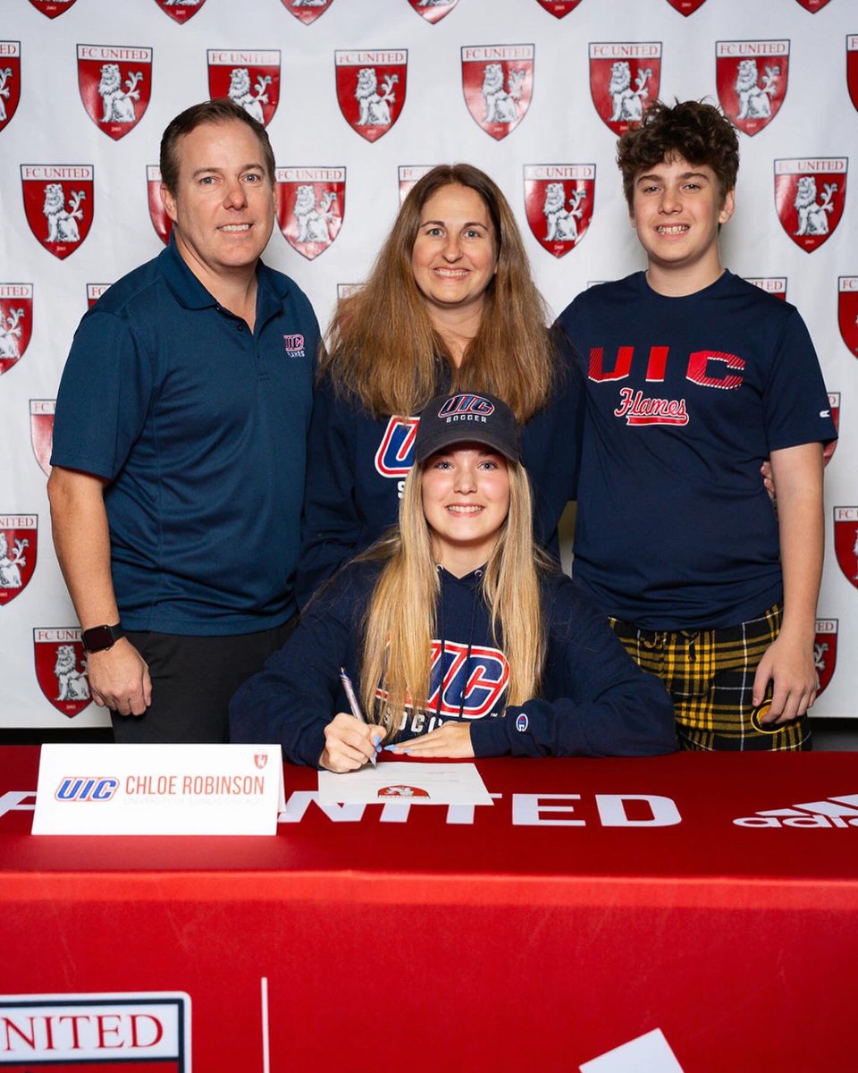 ChloeRob_18's tweet photo. Officially a flame🔥
@UIC_WSOC 
@ChicagoFCUnited 
@GAcademyLeague https://t.co/qe77A6jRPL