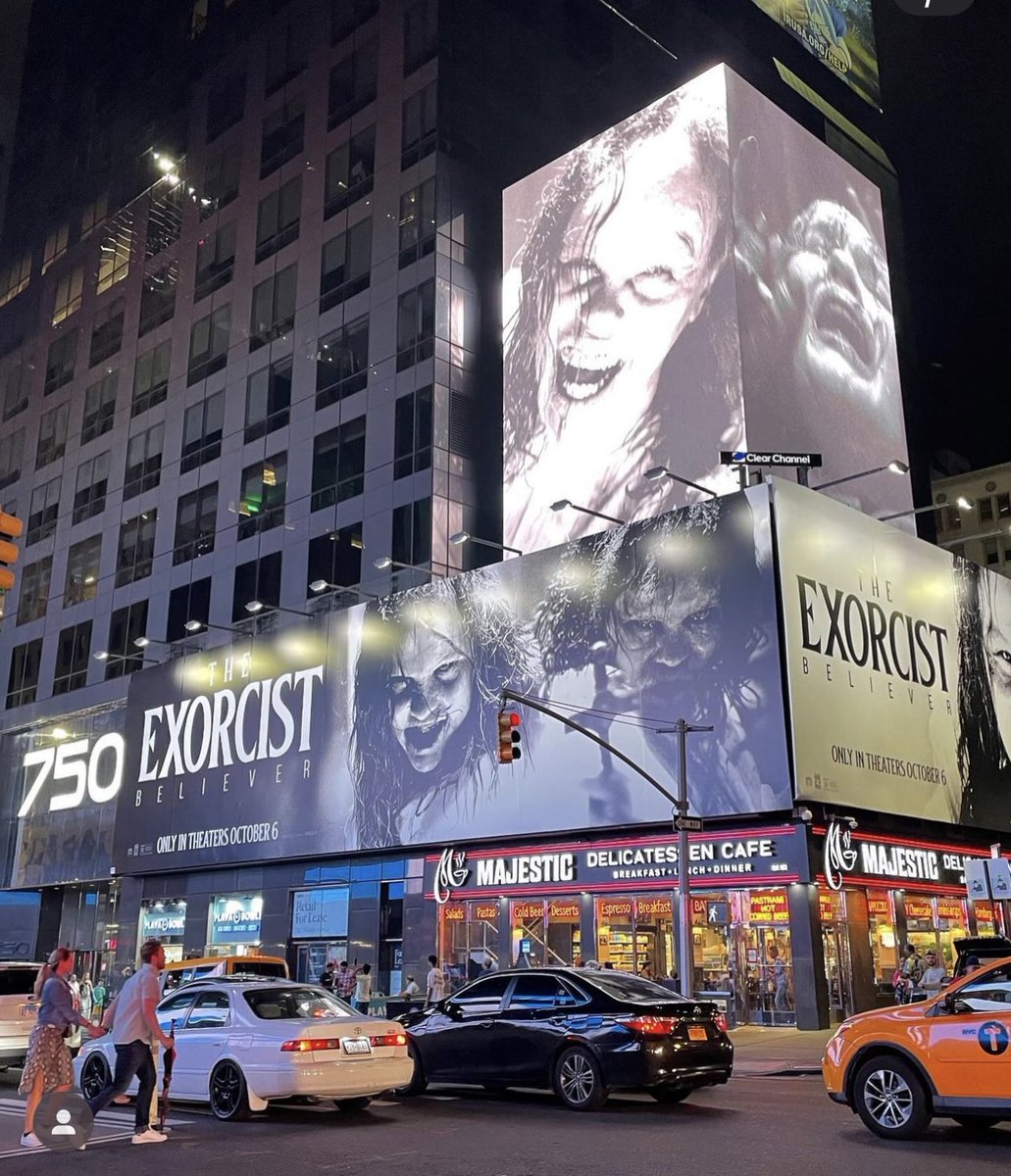 strike is officially over: times square !! so unbelievable and amazing <a href="/UniversalPics/">Universal Pictures</a> <a href="/blumhouse/">Blumhouse</a> <a href="/TheExorcistBlvr/">The Exorcist: Believer</a>