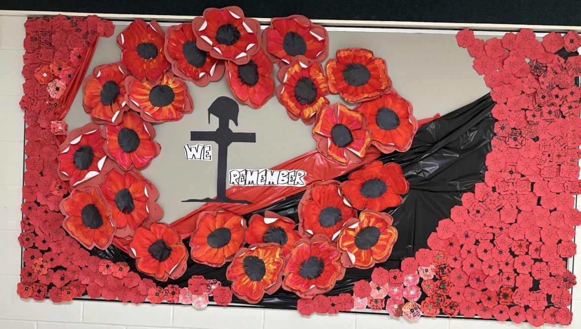 School-wide Remembrance Day mural @StFrancisRCSD Students each completed a poppy to add to our mural. We remember and we are grateful for peace and freedom. @RCSD_No81