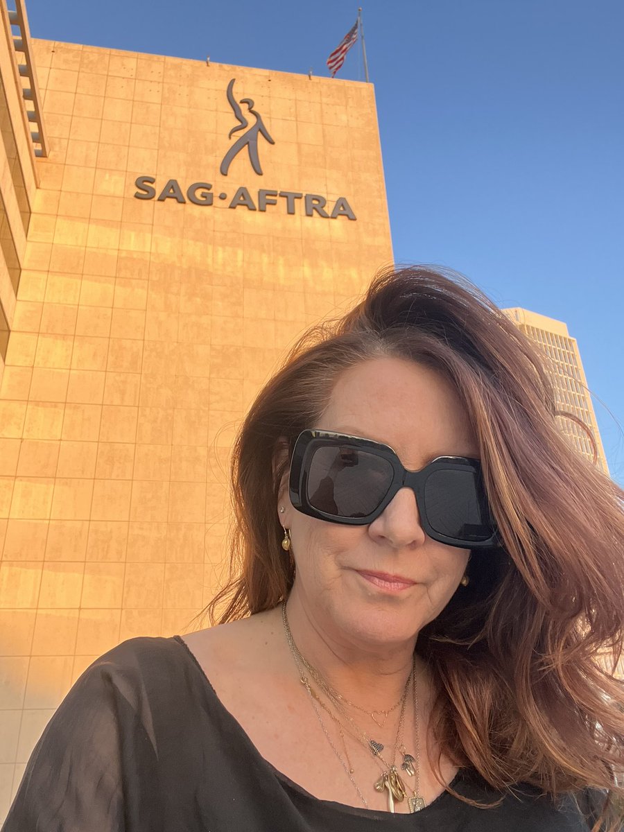 Joely Fisher tweet media