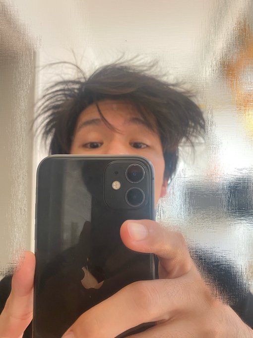 今日の芸術的寝癖。 https://t.co/Thn1Bcu4N4