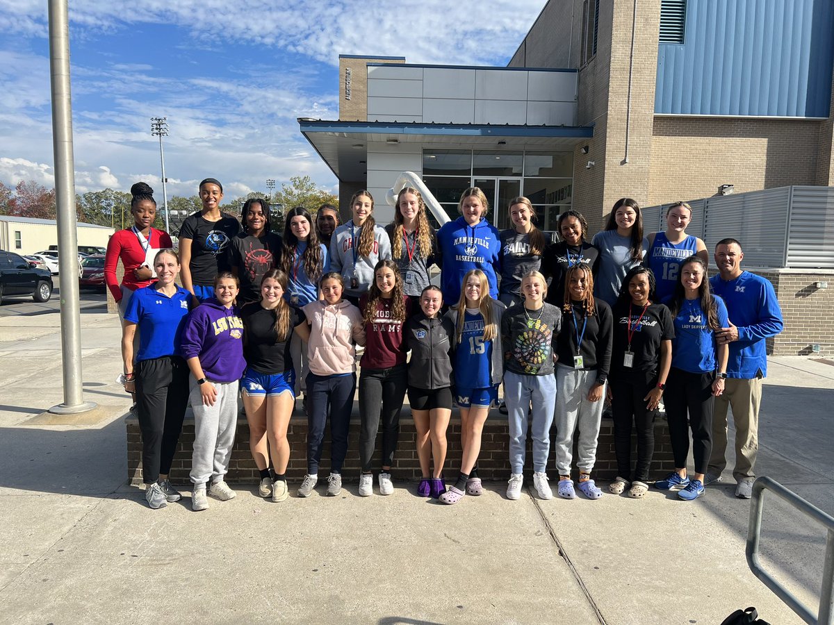 Hannah Benoit tweet media