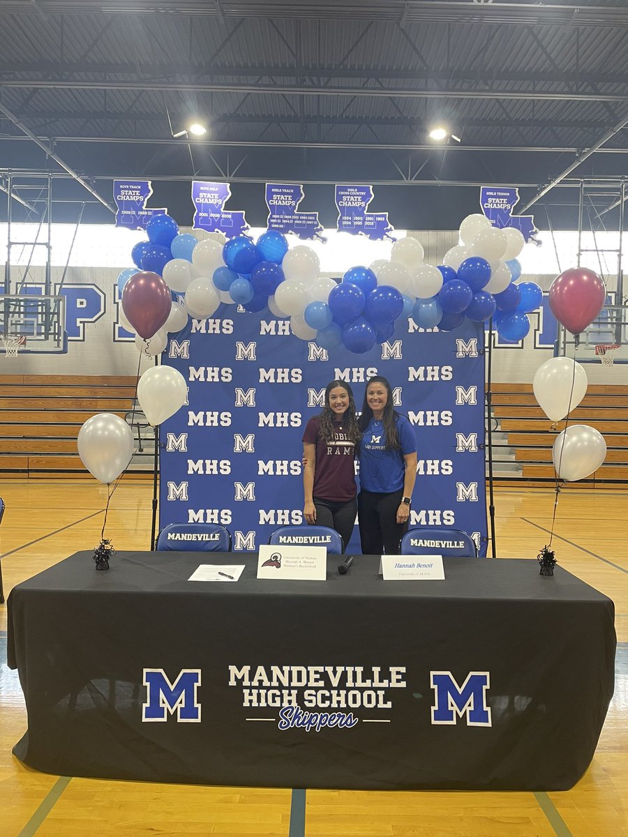 Hannah Benoit tweet media