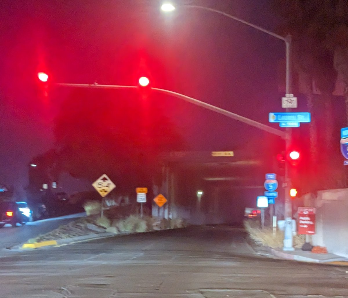 Worst part of turning the clock back is commuting in the dark now and this #indiastreet tunnel with lights out for over a year and not even #flexposts for the #bikelane that vanishes. @CityofSanDiego #VisionZero #bikesandiego