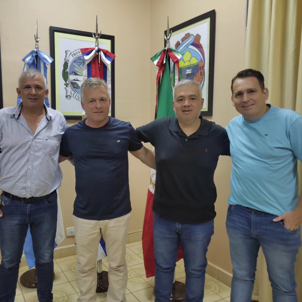 walterojeda_ok's tweet photo. Me reuni con @CarlitosKoth Intendente de Puerto Rico  (Misiones) Capital Provincial de la Industria Misionera   felicito a los compañeros del FUP-Misiones por el gran trabajo que llevan en territorio y por militar día a día #SergioMassaPresidente https://t.co/e8rdnzKhIv