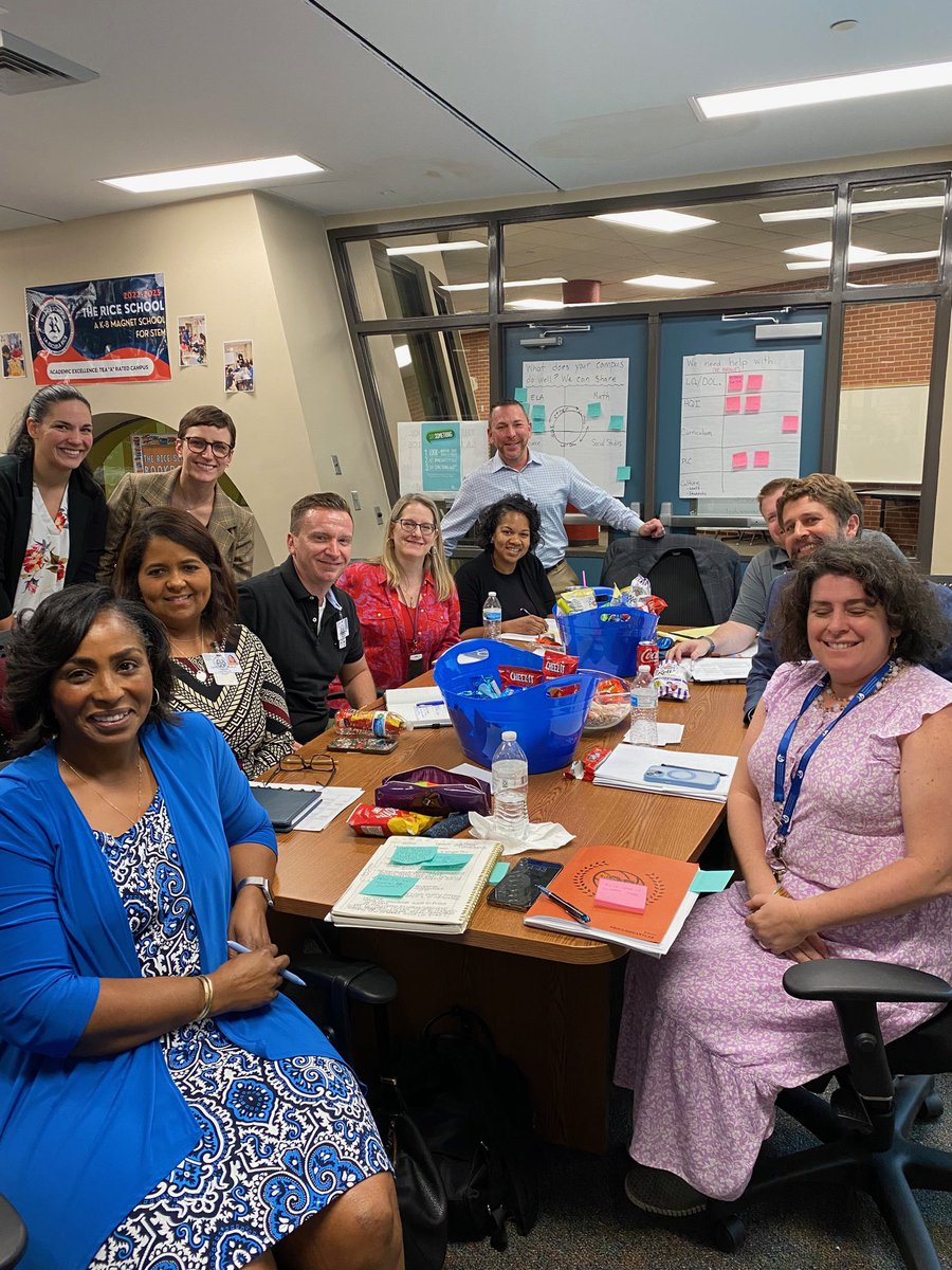 BrettGallini's tweet image. Lamar Feeder Pattern K-5 and K-8 principals gathered today to share and learn. #Highqualityinstruction @HISDCentral @HoustonISD 📝📖🧮