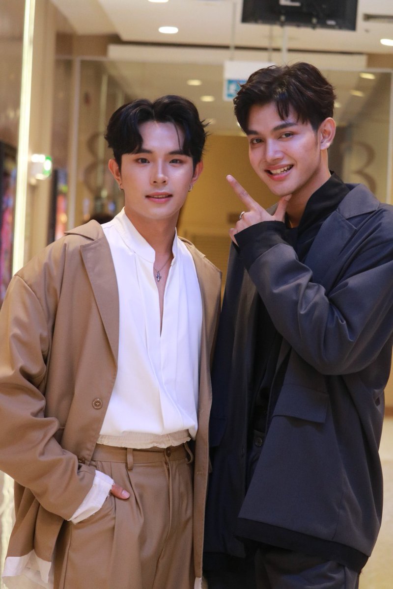 VSirisuk69930's tweet photo. น่ารัก #เล้งไมค์ #Youngboy #นายมัธยมกับผ้าแดง https://t.co/Ioo0DiAWJo