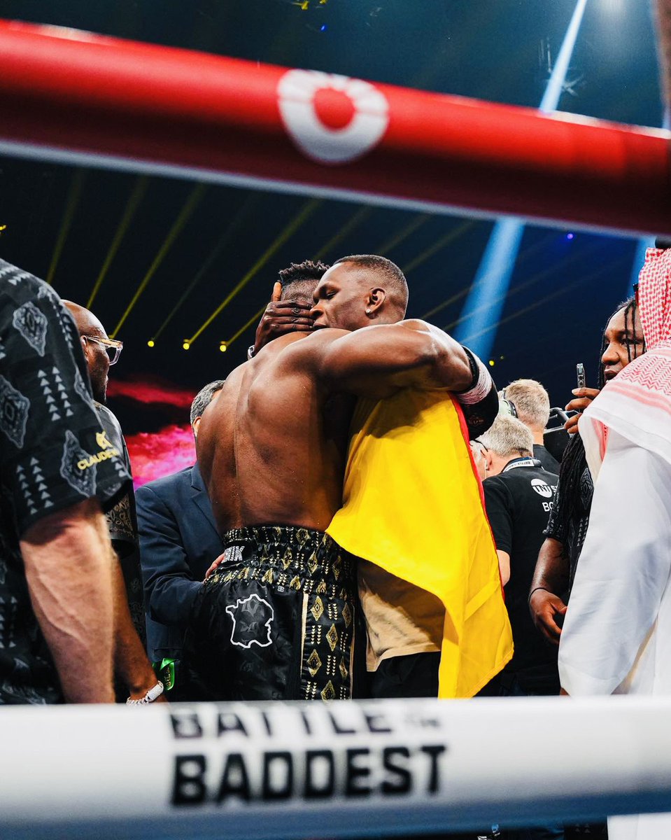 Israel Adesanya tweet media