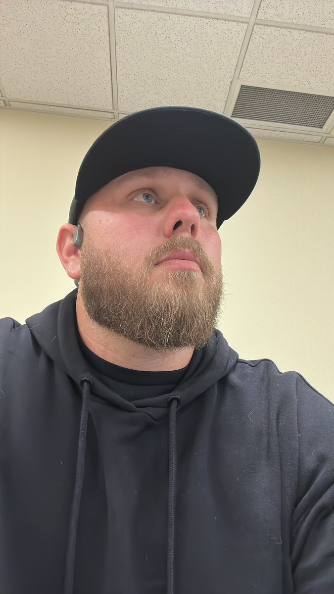 44_yeti's tweet photo. This class is so incredibly boring right now. https://t.co/WuKTVqLRhR