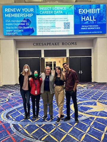 One last #EntSoc23 photo with our lab team to end a solid meeting. This PI cannot wait to get home and sleep in.