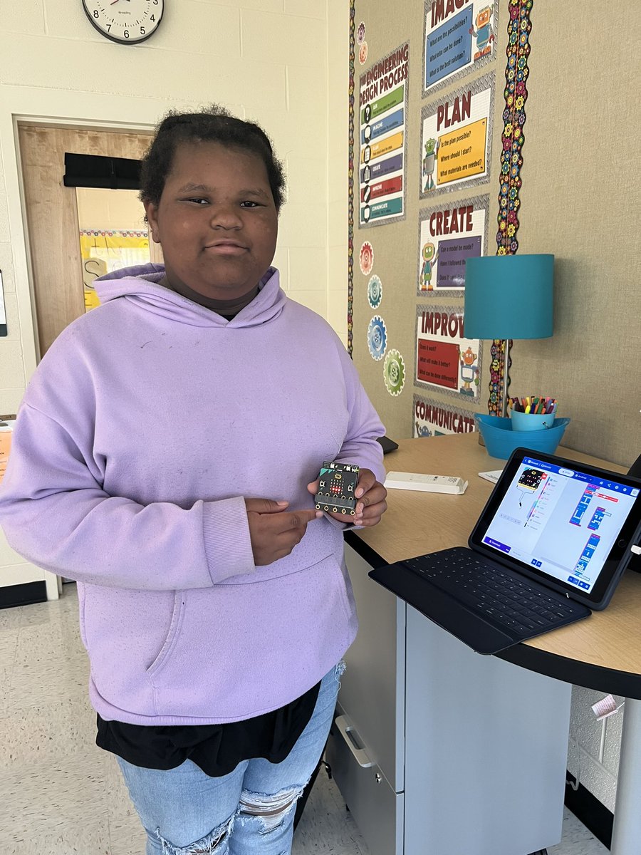 Celebrated #NationalSTEMDay with the #microbits. Programmed our own games and shared some of our own codes! Thank you for sharing today with us <a href="/SamZ_ITC/">Sam Zang</a> 📱🖥️ <a href="/EastGoshenElem/">East Goshen Elementary Roadrunners</a> <a href="/microbit_edu/">Micro:bit Educational Foundation</a>