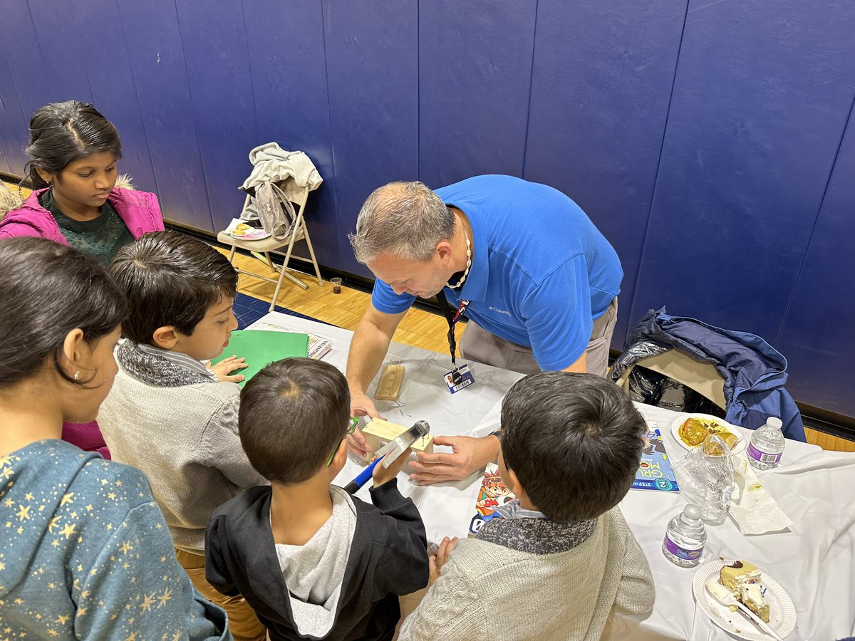MrsKnappENL's tweet photo. Thank you so much to everyone that helped to make our annual ENL Graduation and Community Event a success! Delicious food, fun activities, and lots of celebrating of our students💜🎉 #lcsdELLs https://t.co/BdkAVSdGRO