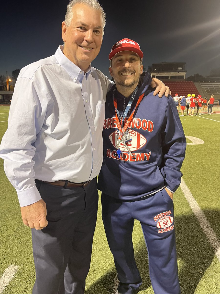 Coach_JGill's tweet photo. What a fun day w/ @theBAFootball:

Great tempo, enthusiasm &amp; execution at practice.

Another post practice meal provided by some of the many selfless families who love, support, &amp; encourage our program. 

And a blast from the past was in town for business &amp; stopped by to visit! https://t.co/3bsCDWyaz3