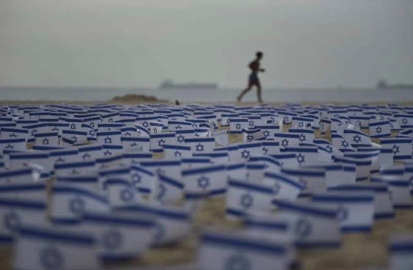 StandWithUs's tweet photo. One month following the #Hamas massacre in southern Israel on October 7, 1,400 #Israeli flags were unfurled on Copacabana Beach in Rio de Janeiro.
This initiative was organized by the NGO Rio de Paz in remembrance of the 1,400 victims of Hamas. 
#HamasMassacre

@StandwithusBr https://t.co/pvcYhLrzgA