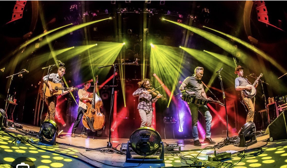 springsmama's tweet photo. Fuck Politics! Music is everything Let’s Dance! #infamousstringdusters @stringdusters https://t.co/wi9i03mYHn